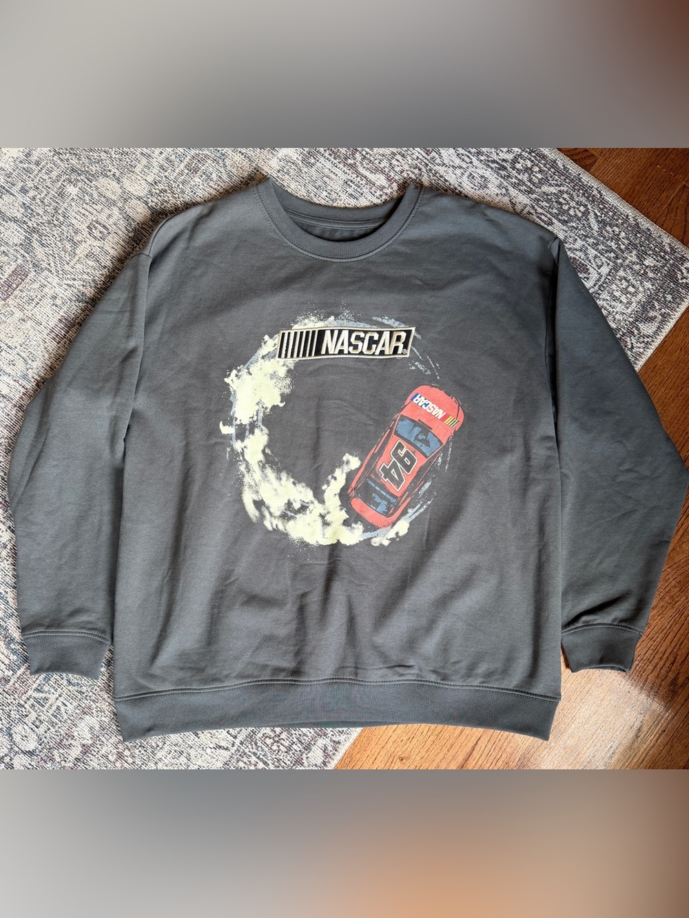 NASCAR #94 Men’s XL Graphic Crewneck Sweatshirt Embroidered Logo Gray Racing